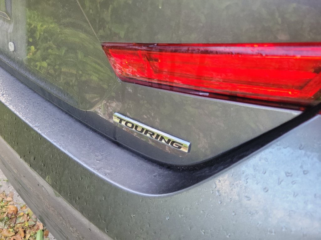 Used 2018 Modern Steel Metallic Honda Touring image 12