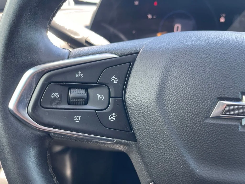 Used 2024 Summit White Chevrolet ACTIV image 17
