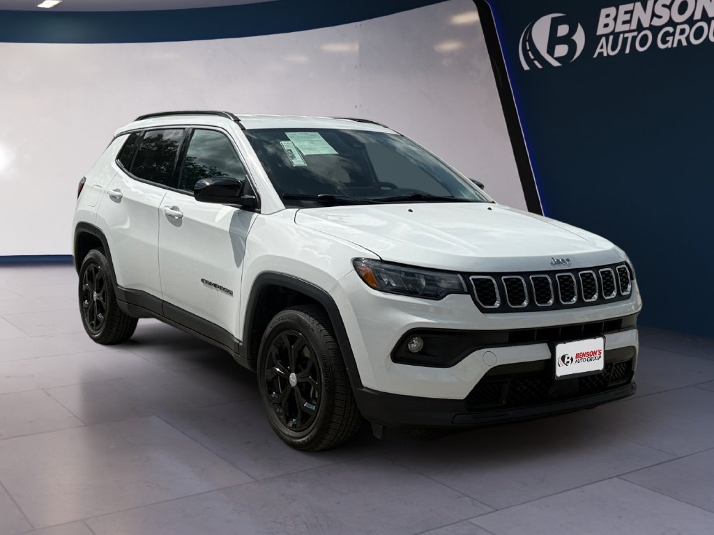 Used 2024 White Jeep Latitude image 7