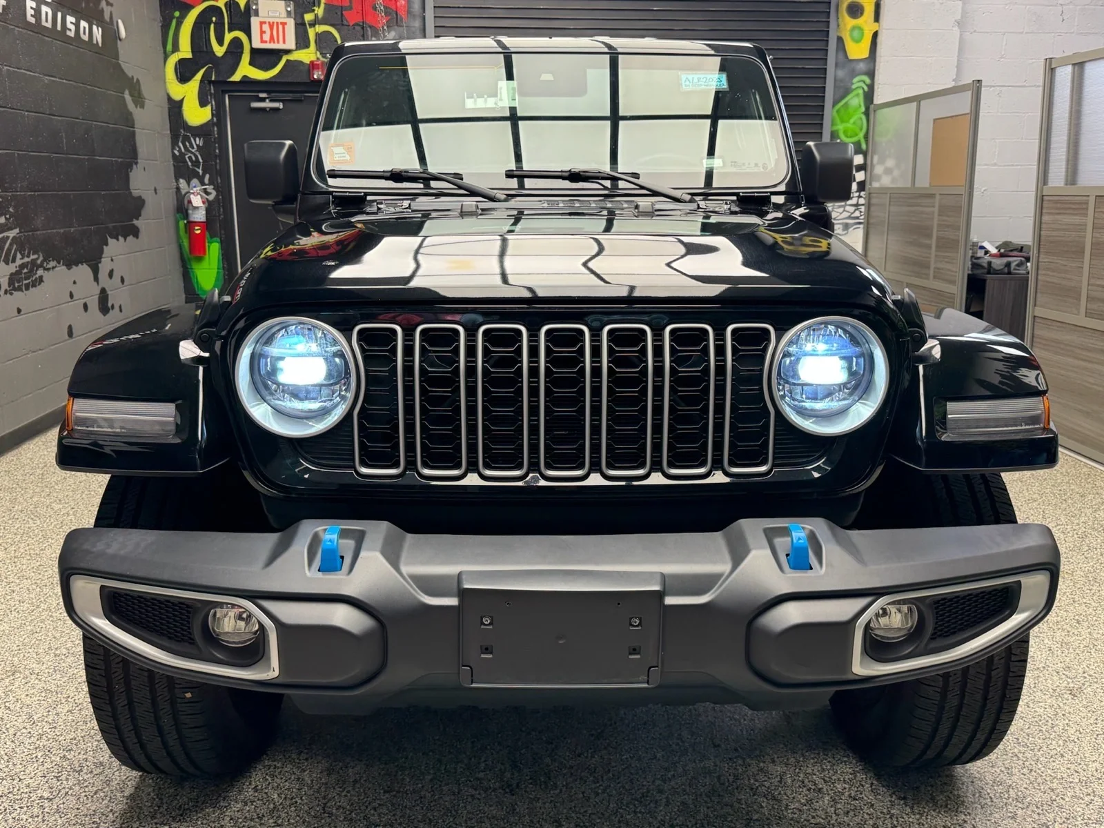 Used 2024 Black Clear Coat (px8) Jeep Sahara 4xe image 2