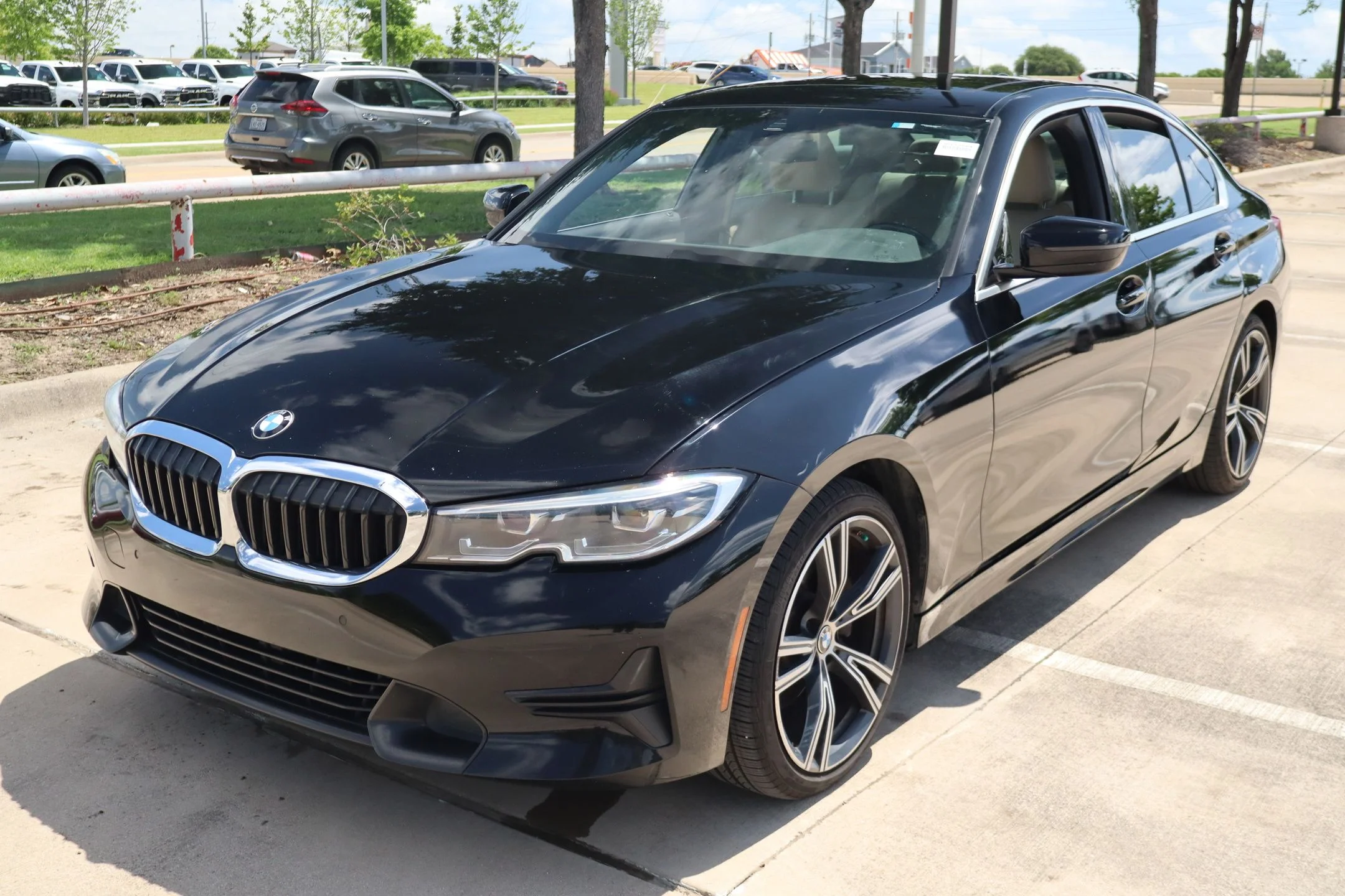 Used 2021 Black BMW 330i image 8