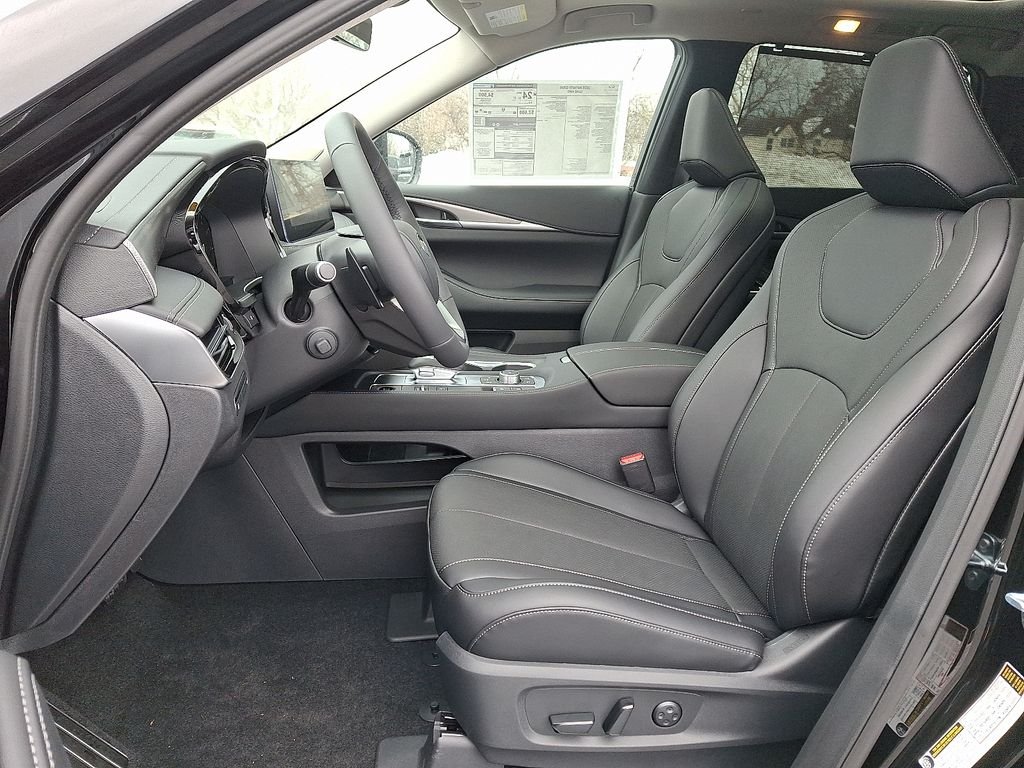 New 2026 MINERAL BLACK INFINITI Luxe AWD image 10