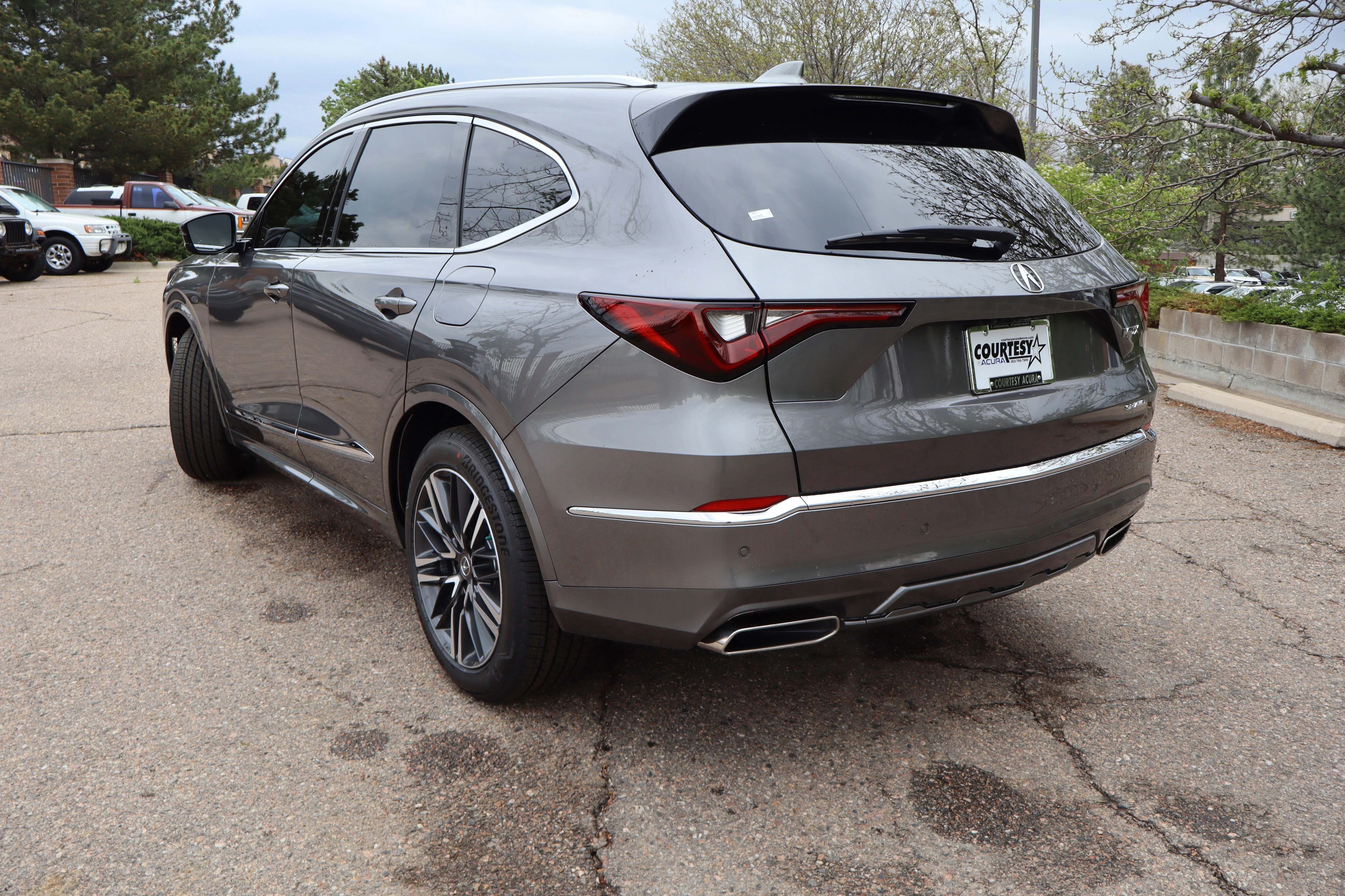 New 2026 Liquid Carbon Metallic Acura w/Advance Package image 4