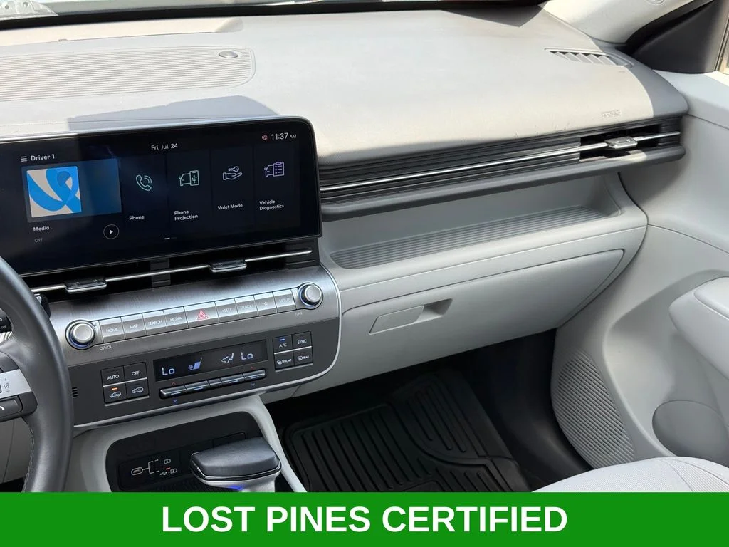 Used 2025 Black Hyundai SEL image 25