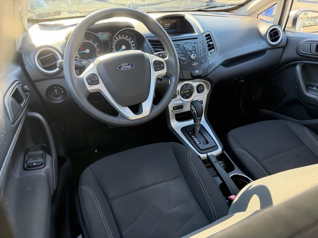 Used 2018 Silver Ford SE image 7