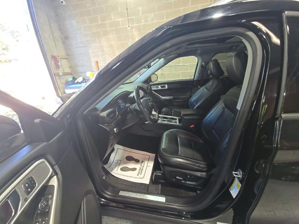 Used 2021 Black Ford Limited image 5