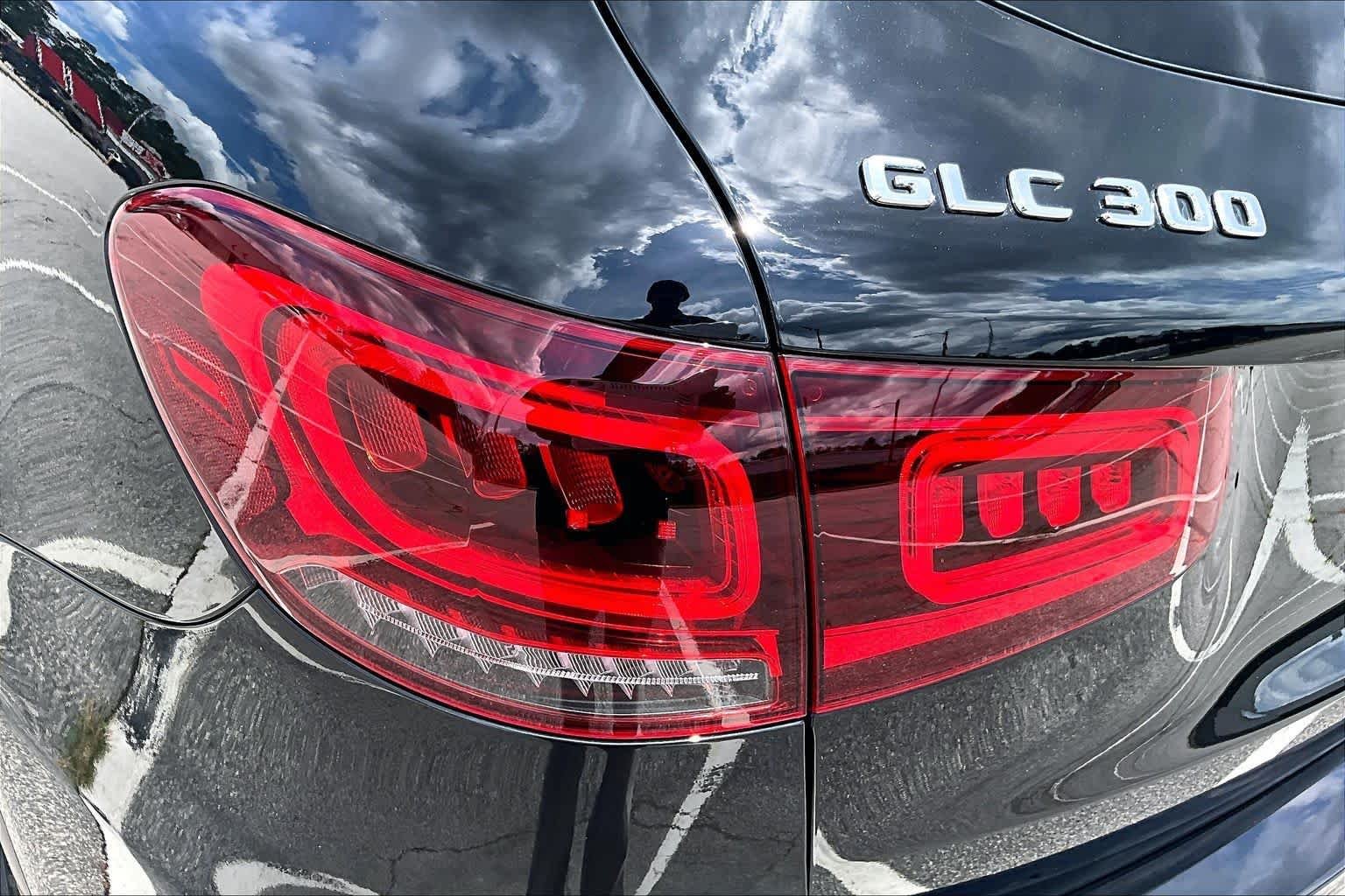 Used 2022 Black Mercedes-Benz GLC 300 image 29