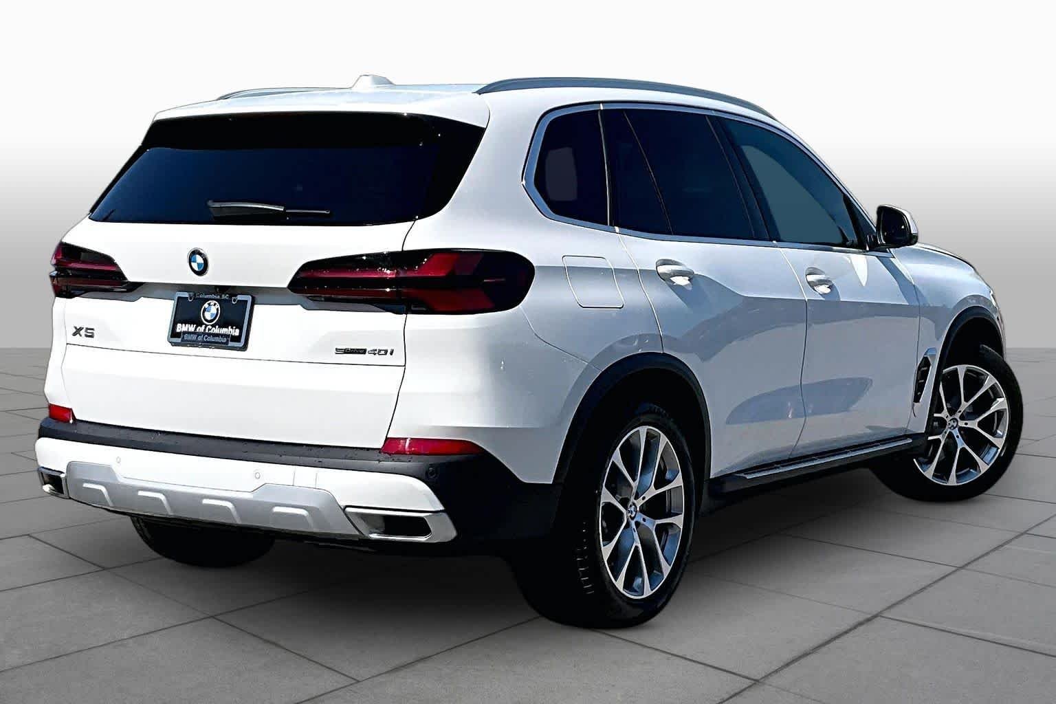 Used 2026 Alpine White BMW sDrive40i image 23