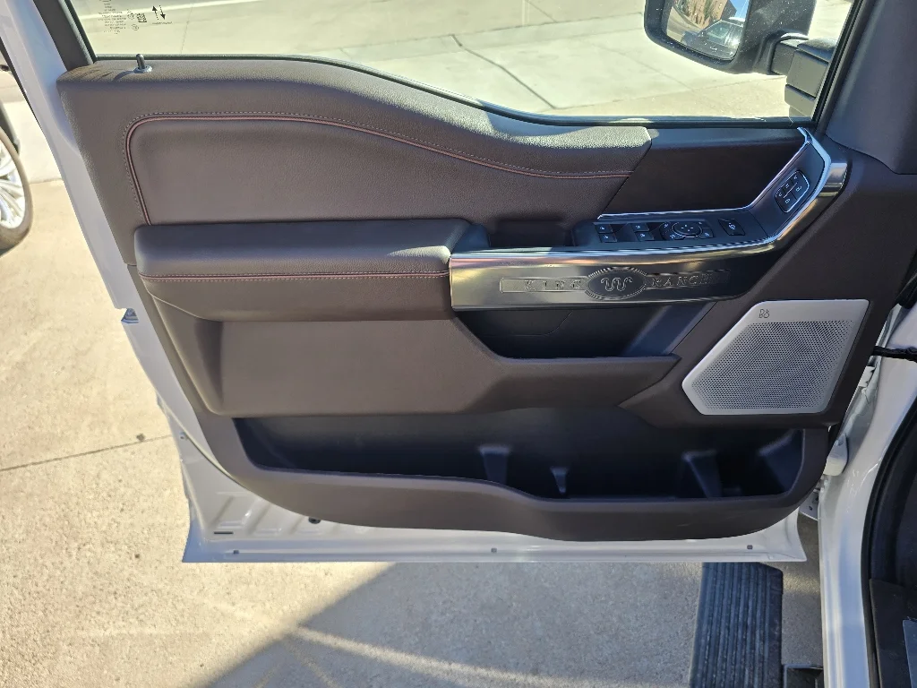 New 2027 Star White Metallic Tri-Coat Ford F-450® King Ranch® image 11