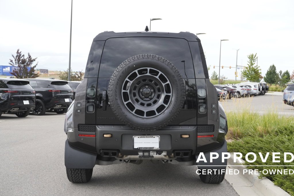 Certified Used 2026 Charente Grey Premium Metallic Land Rover OCTA image 6