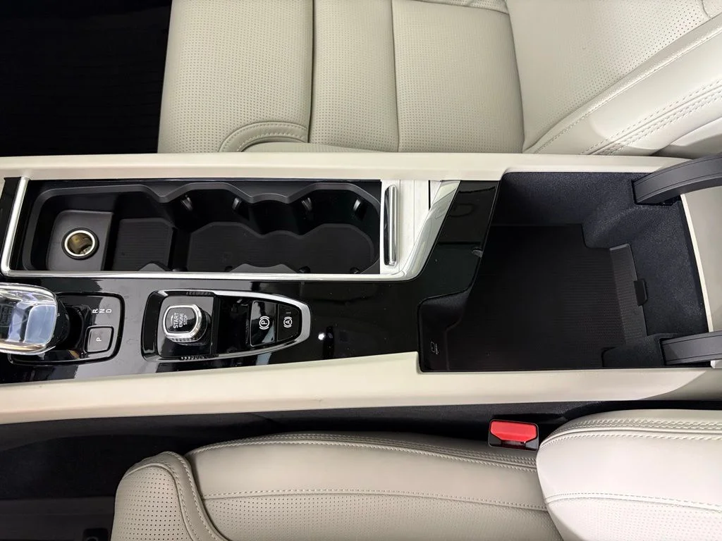 New 2026 Vapour Grey Volvo Ultra image 32