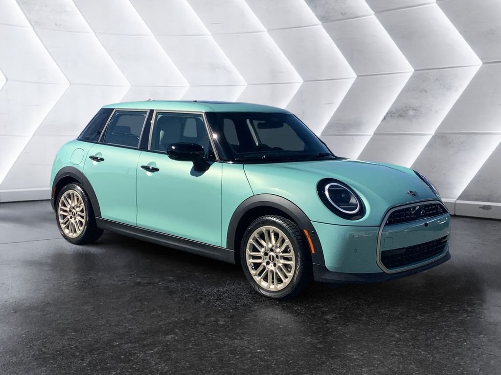 Green 2025 MINI Cooper S Signature Trim 4-door Hatchback Hatchback Front-Wheel Drive
