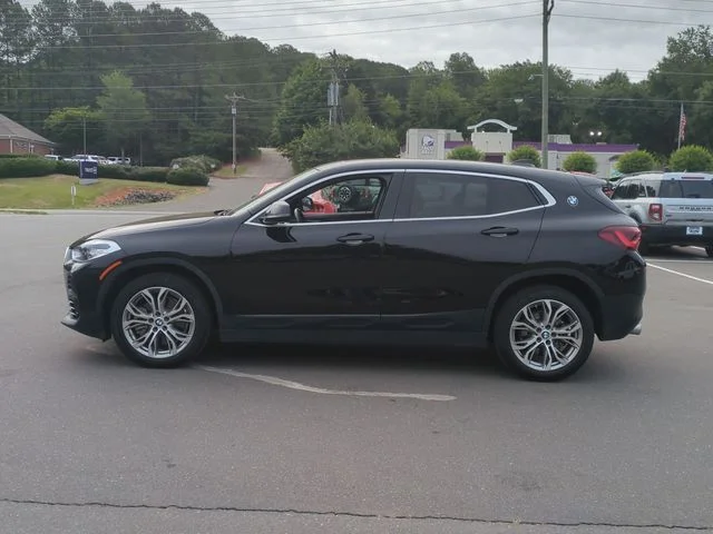 Used 2022 Black BMW sDrive28i image 10