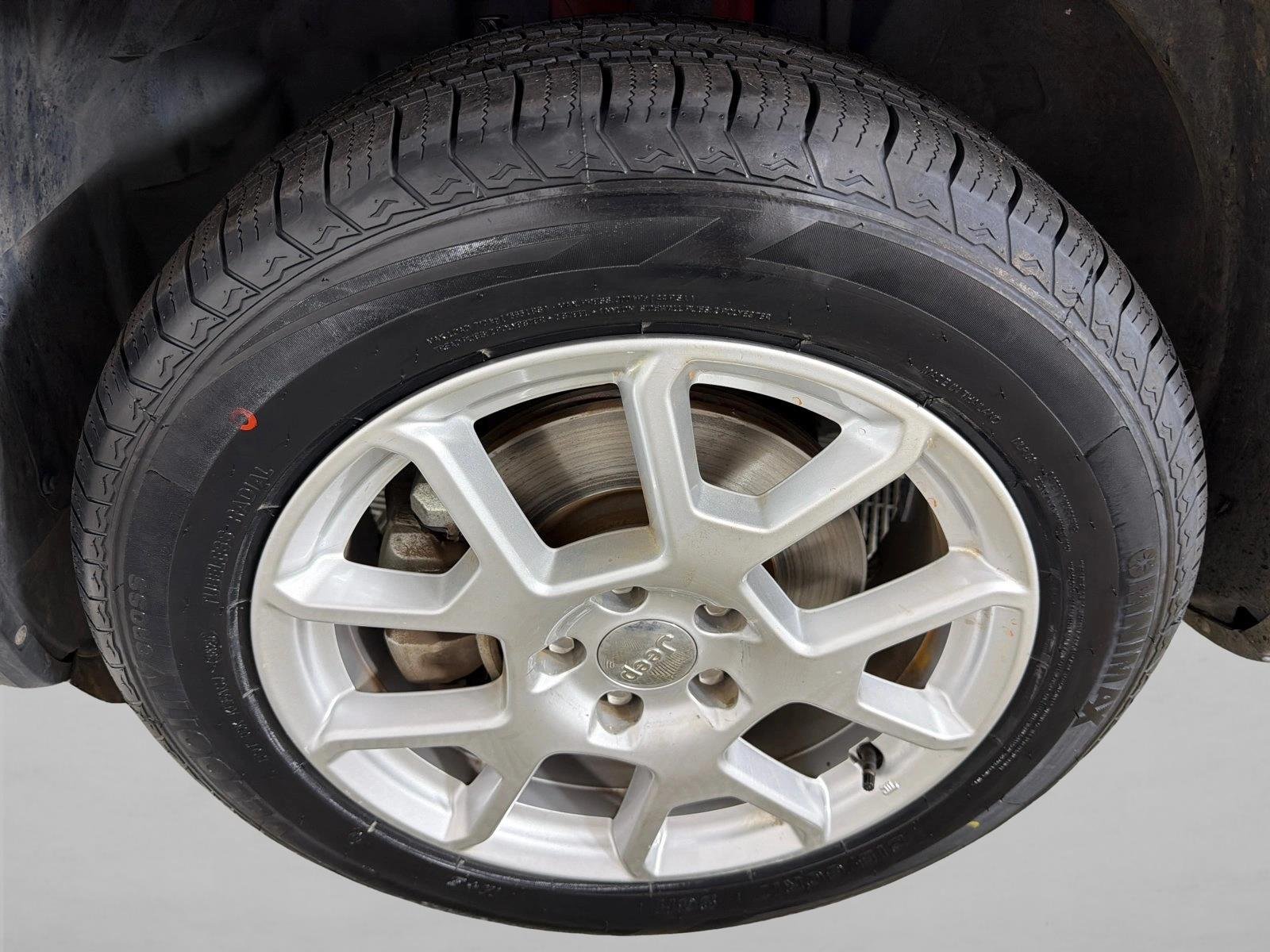 Used 2020 Colorado Red Clearcoat Jeep Latitude image 11