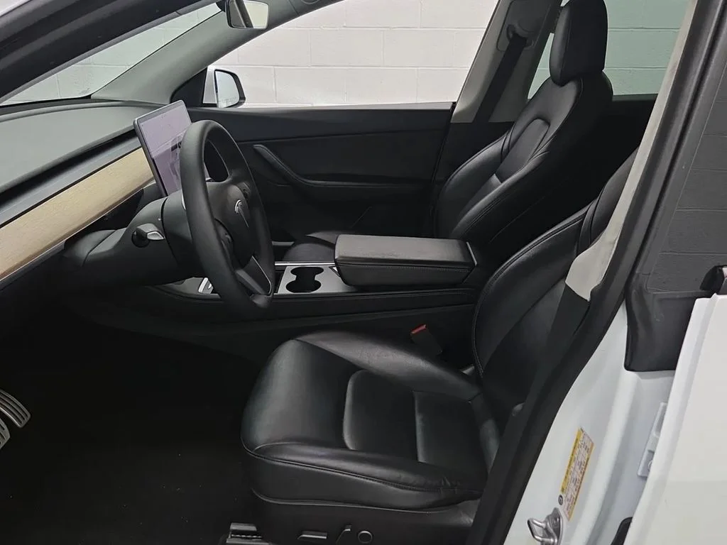 Used 2022 White Tesla Performance image 7