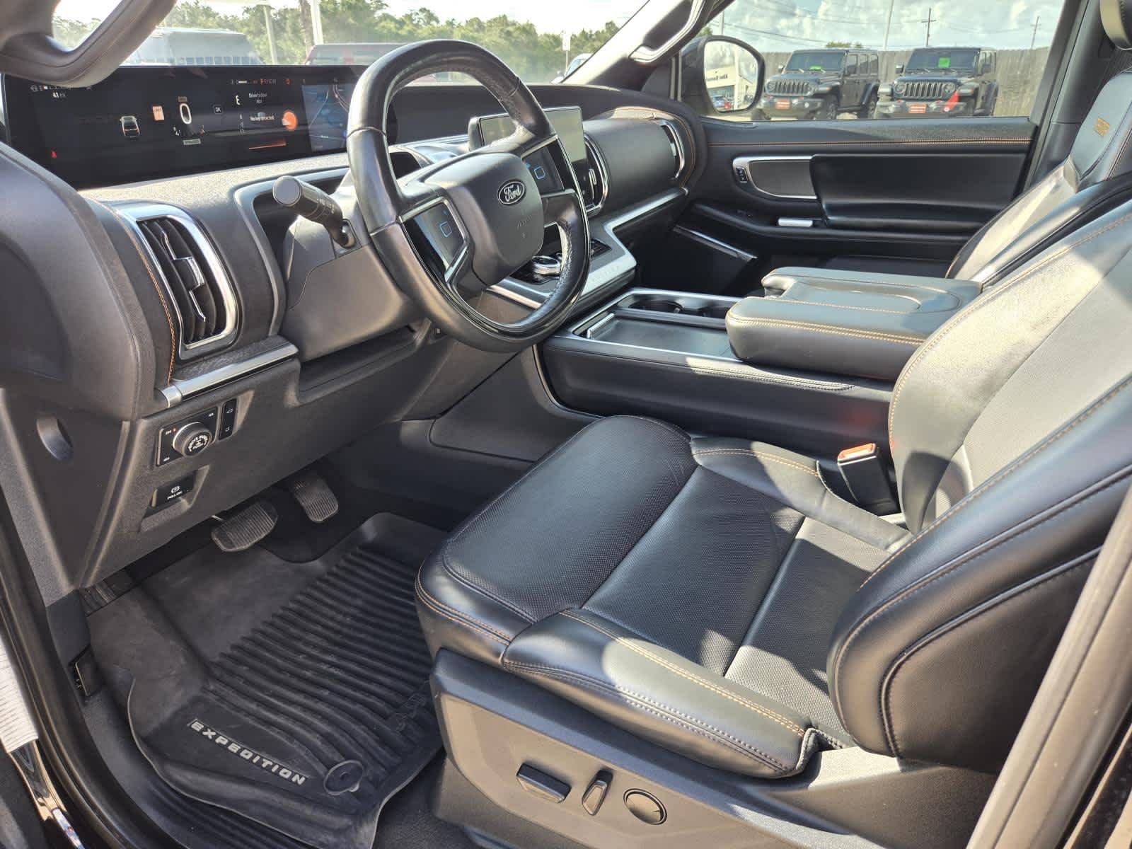 Used 2025 Agate Black Metallic Ford Tremor image 15