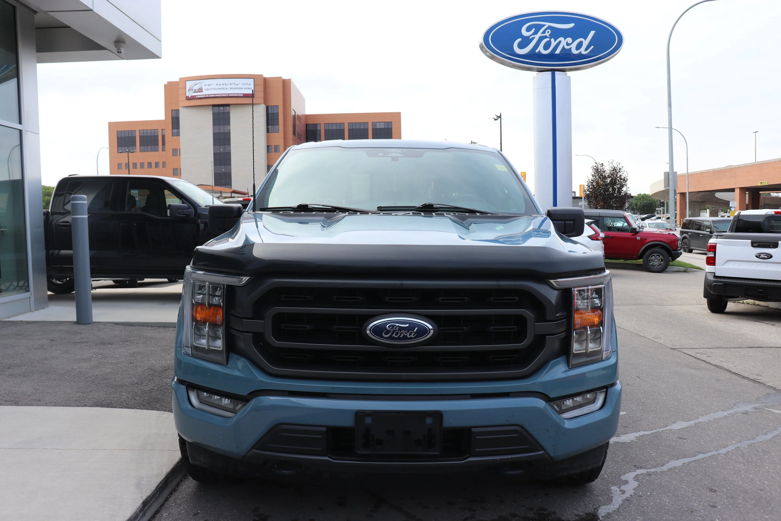 Used 2023 Blue Ford XL 4WD SuperCrew 5.5