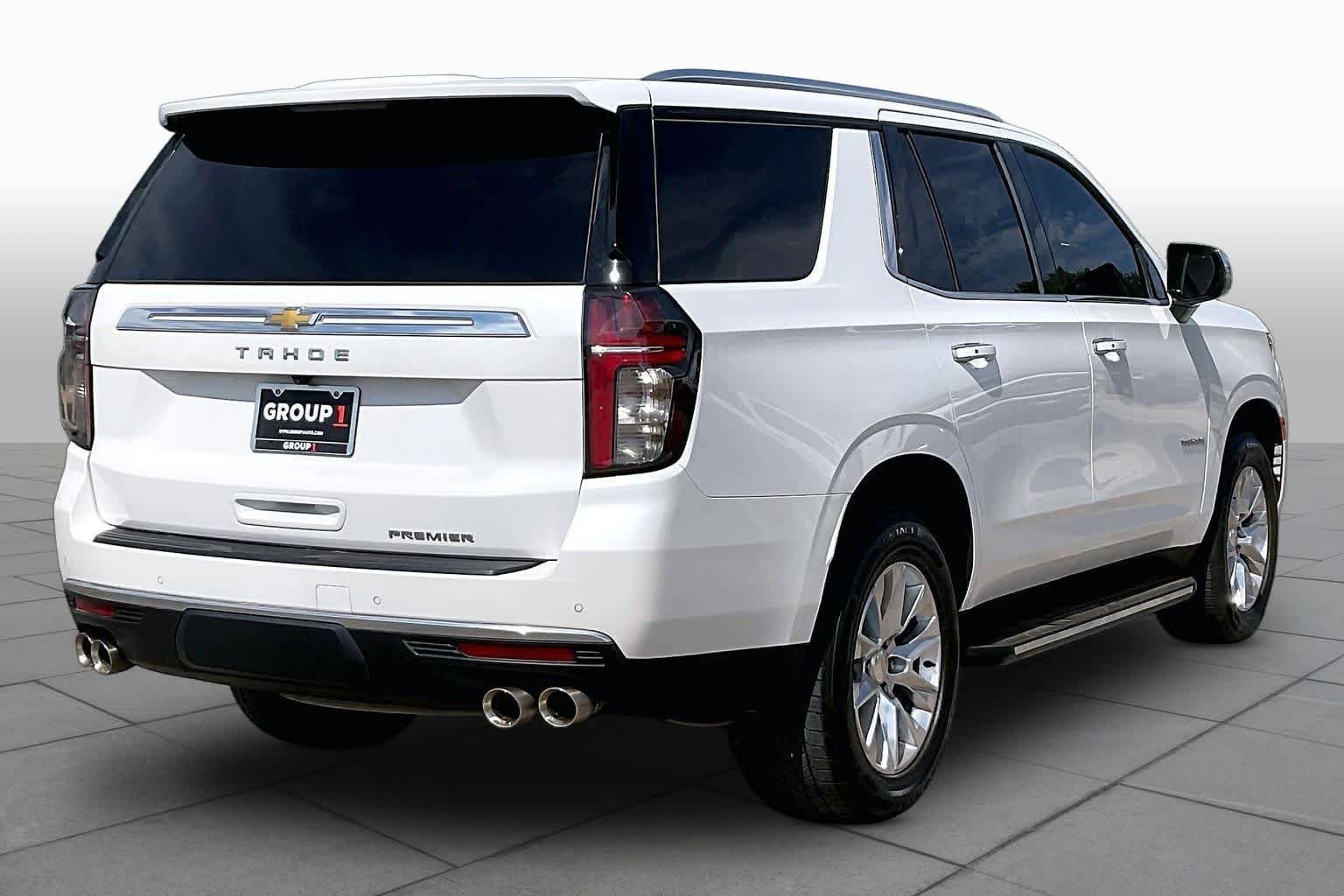 Used 2023 Iridescent Pearl Tricoat Chevrolet Premier image 12