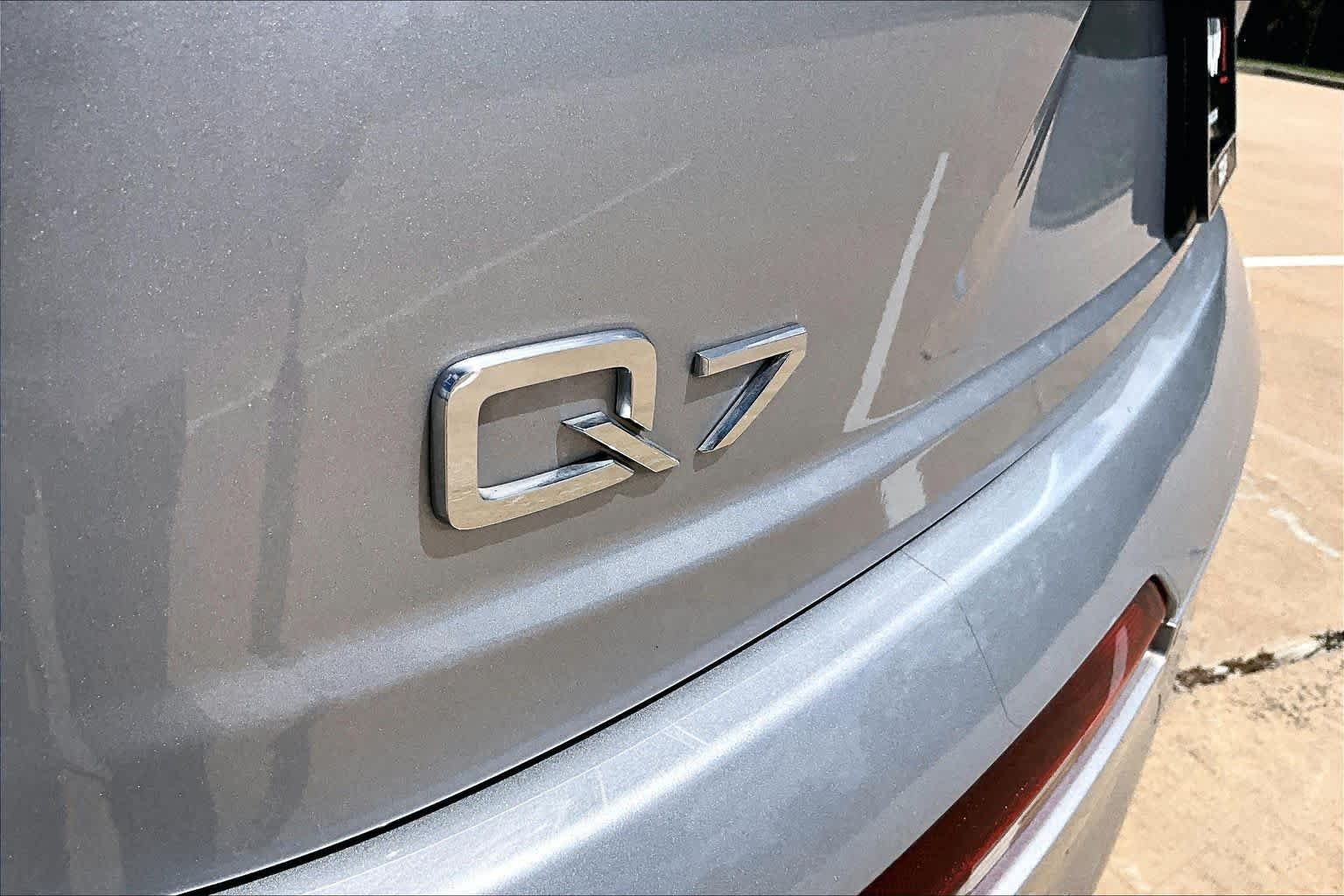 Used 2018 Florett Silver Metallic Audi Premium Plus image 29
