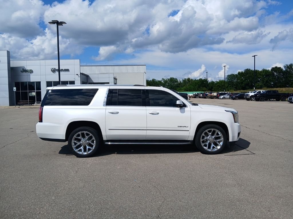 Used 2017 White GMC Denali image 9