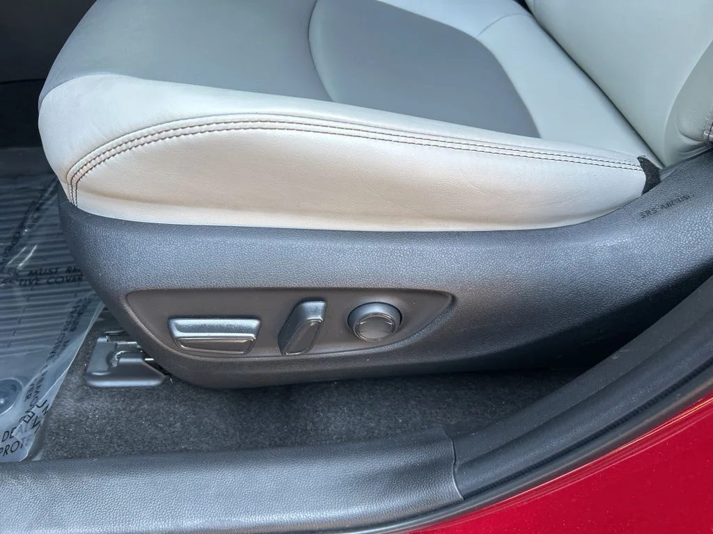 Used 2022 Red Toyota XLE Premium image 16