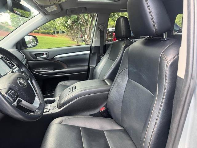 Certified Used 2019 CELESTIAL SILVER METALLIC Toyota  image 10
