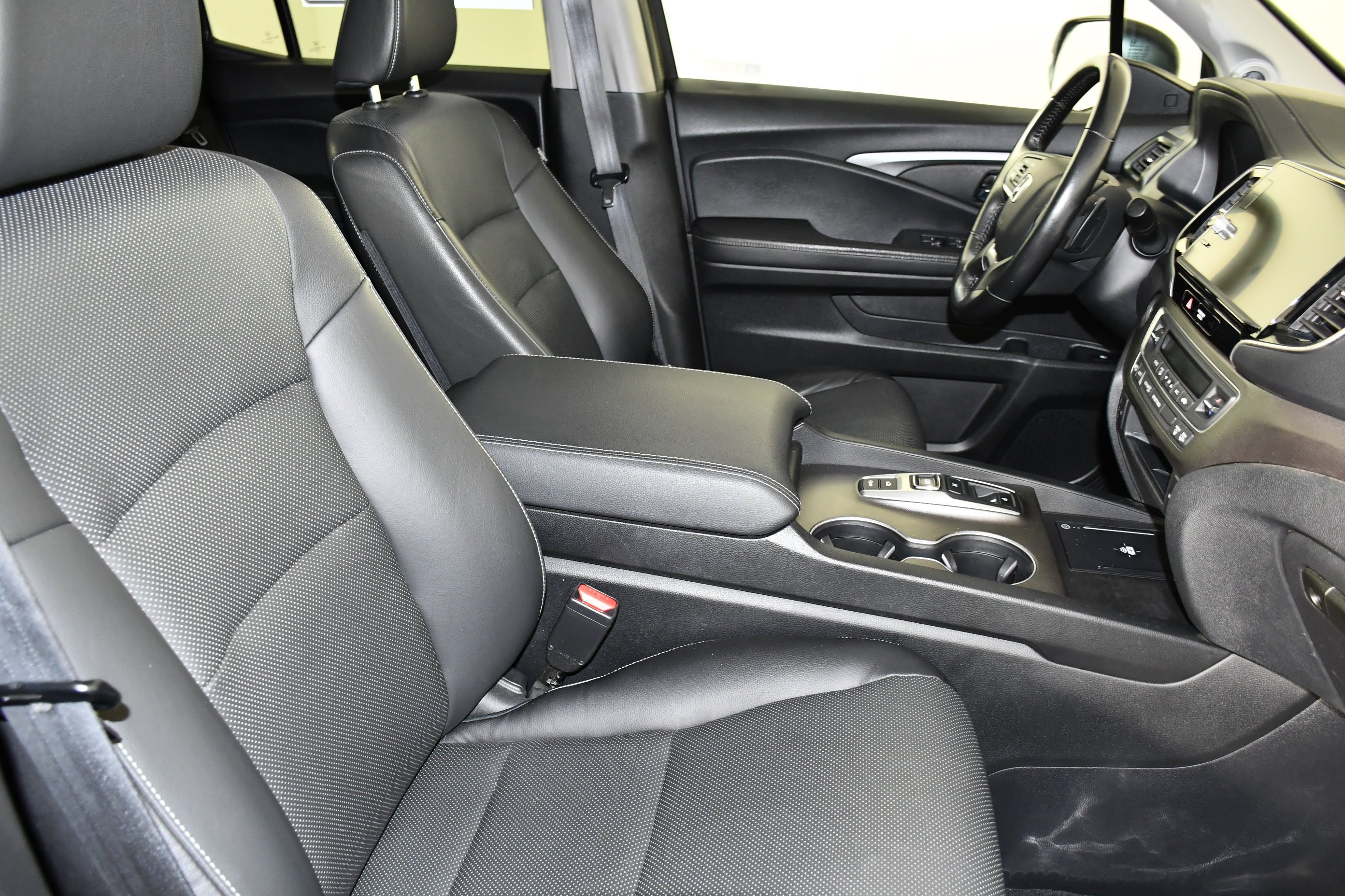 Certified Used 2024 Crystal Black Pearl Honda RTL image 41