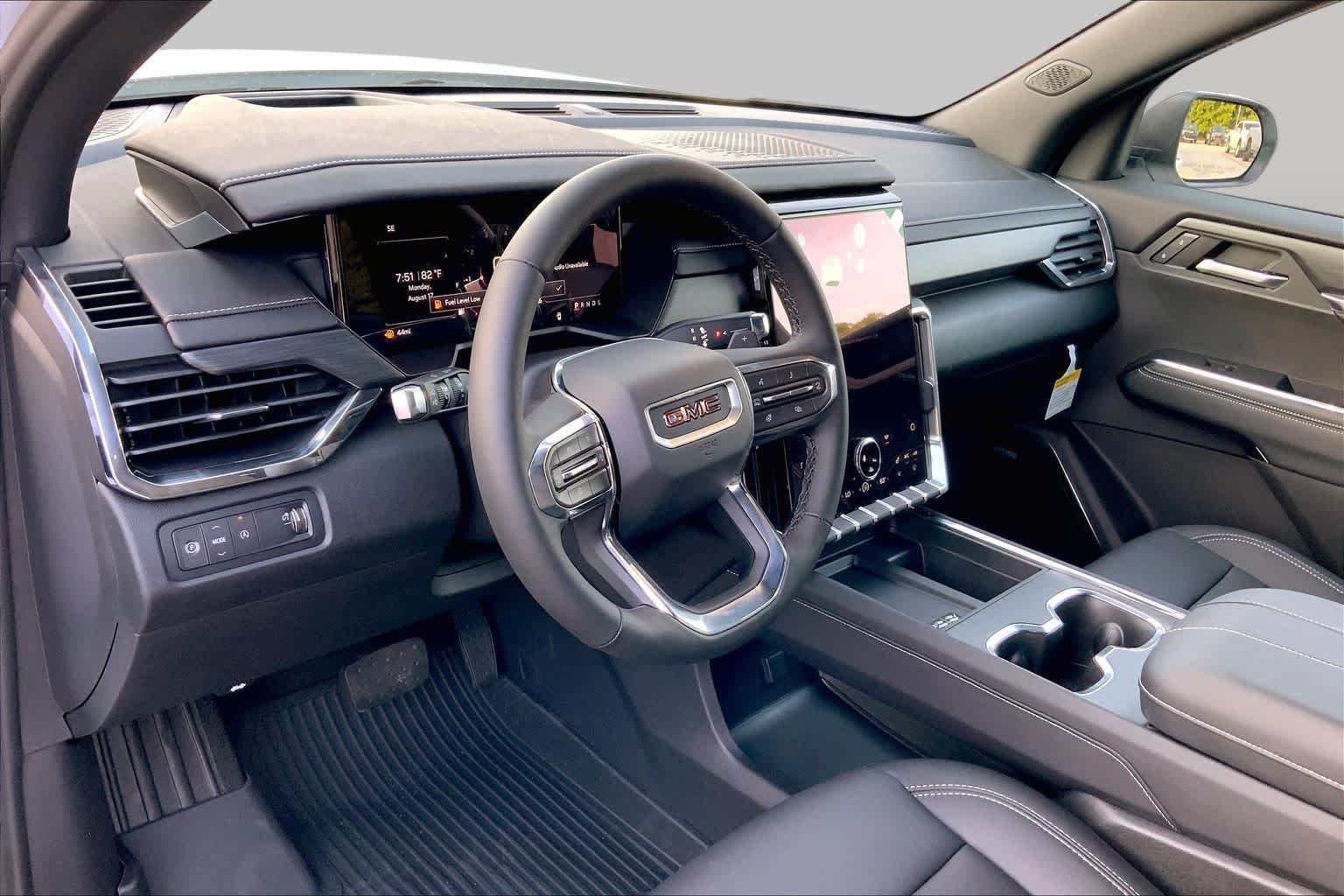 New 2027 Summit White GMC Elevation image 7
