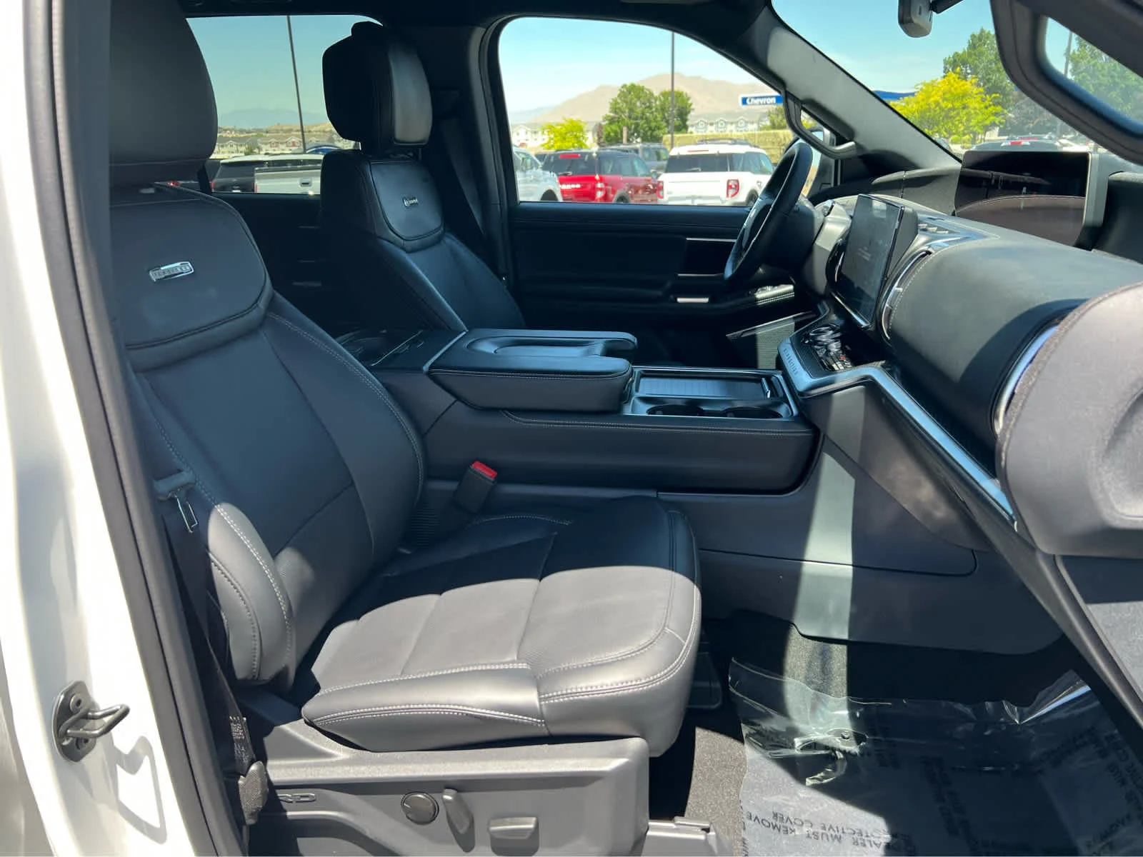 New 2026 Star White Metallic Tri-Coat Ford Platinum® image 17
