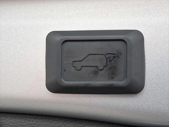 2023 Toyota RAV4 XSE - Photo 27