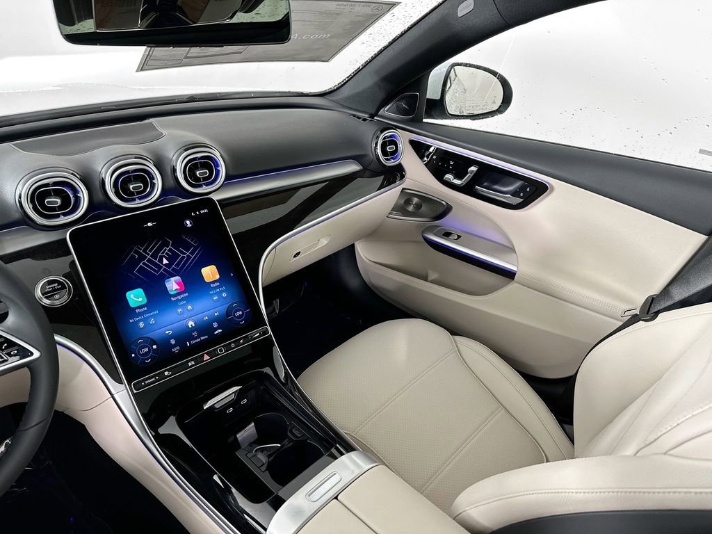New 2026 MANUFAKTUR Moonlight White Metallic Mercedes-Benz C 300 image 59