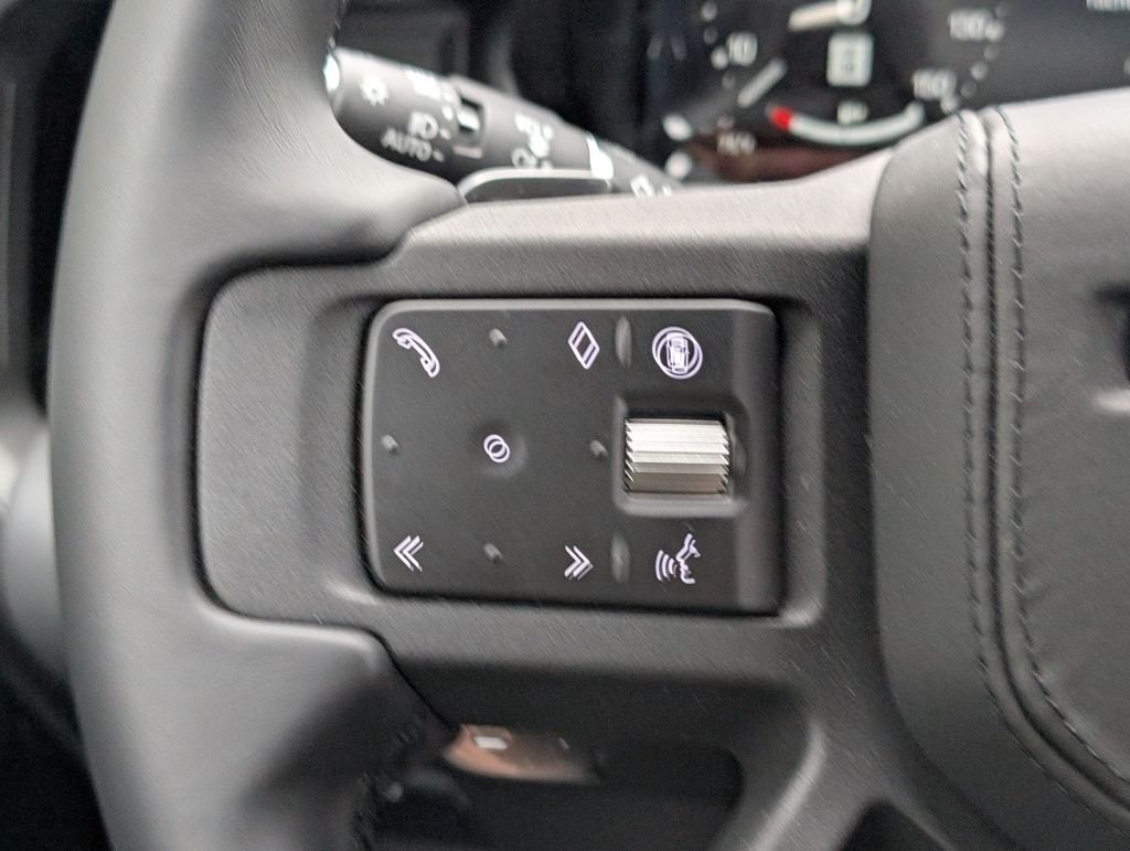 New 2026 Fuji White Land Rover V8 image 23