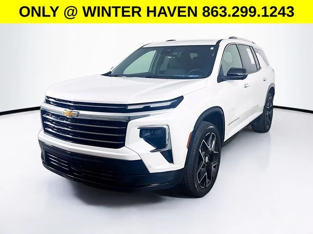 Used 2025 Beige Chevrolet High Country image 3