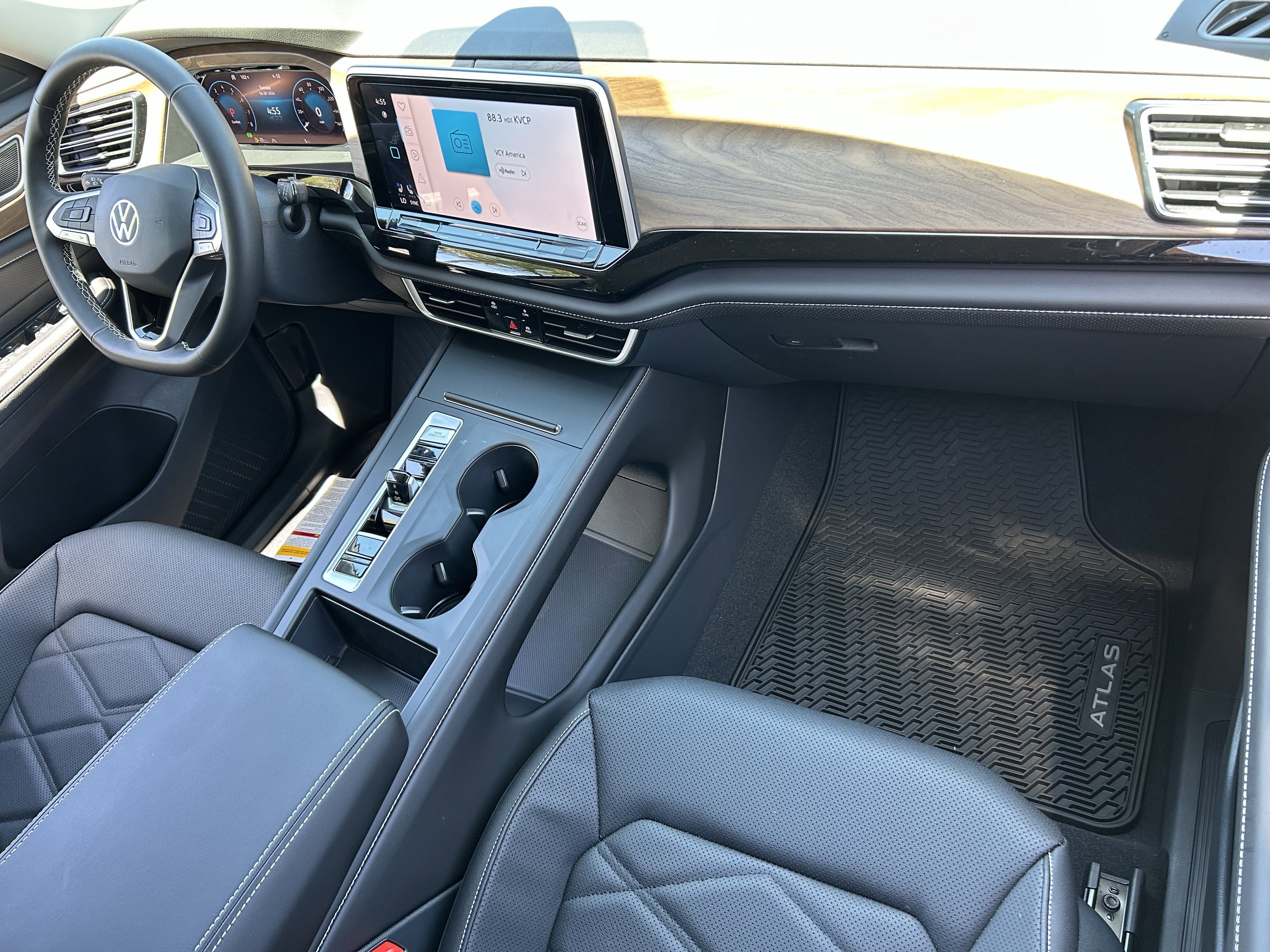 New 2026 Deep Black Pearl Volkswagen 2.0T SE image 8