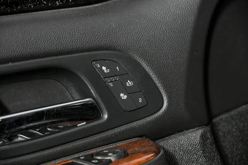 2011 Chevrolet Silverado 3500HD LTZ - Photo 15