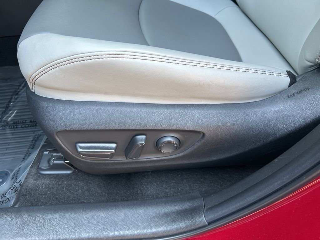 Used 2022 Red Toyota XLE Premium image 16