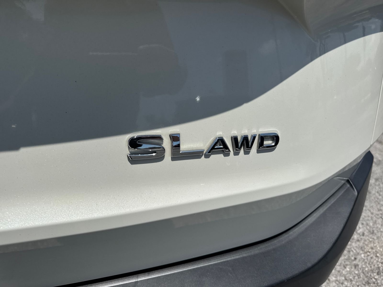Certified Used 2021 White Nissan SL image 7