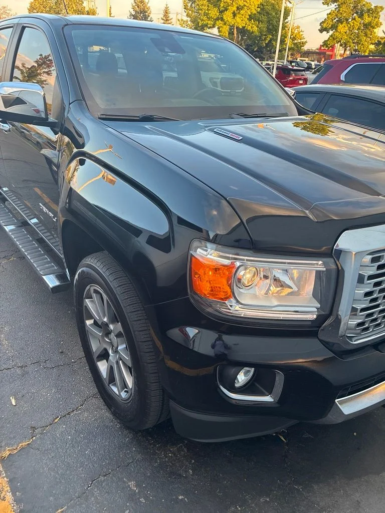 Used 2019 Black GMC Denali image 4