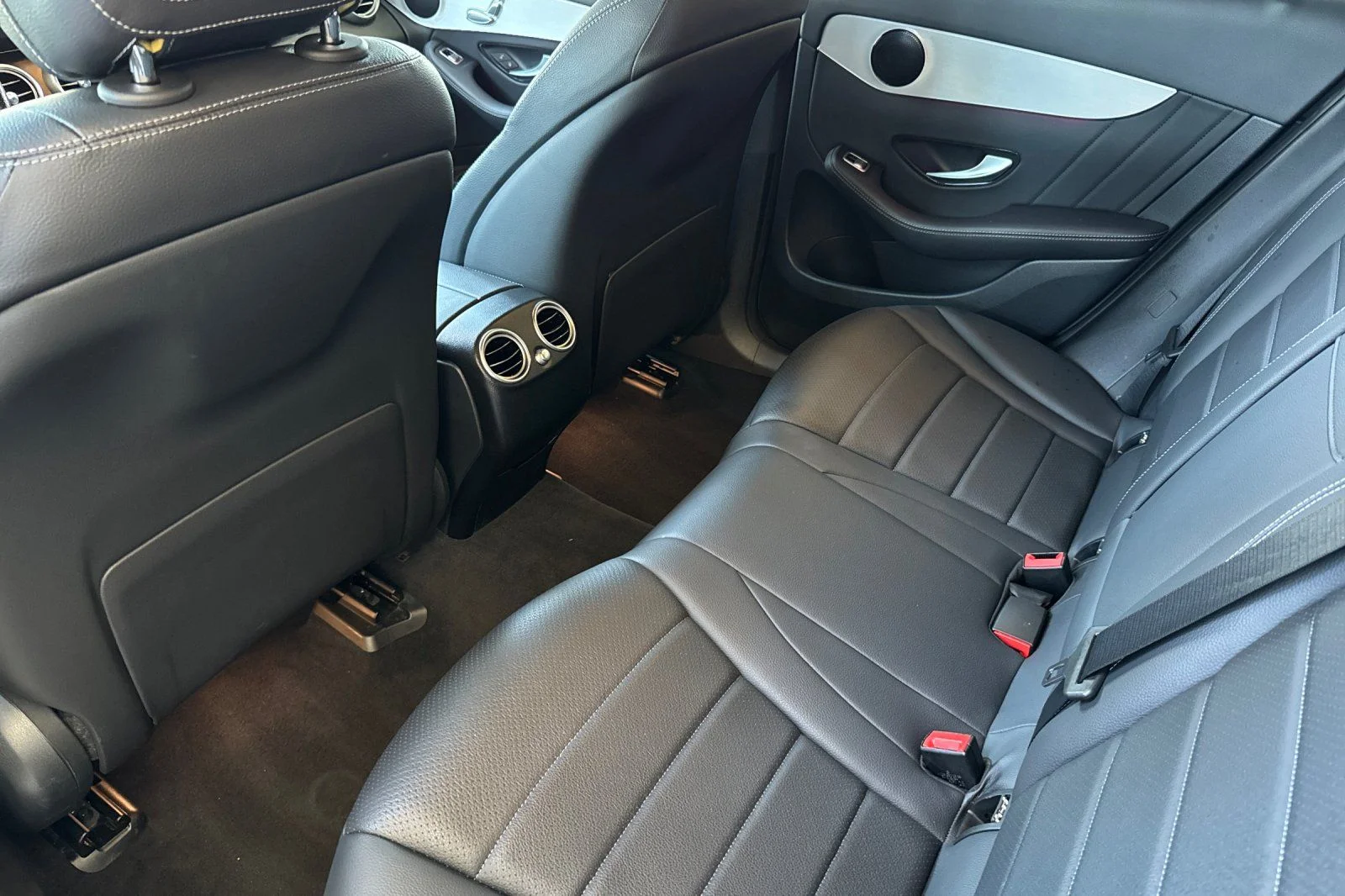 Used 2022 Black Mercedes-Benz GLC 300 image 13