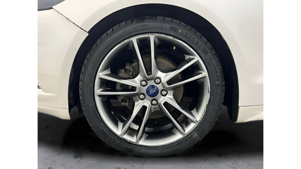 Used 2014  Ford Titanium image 27