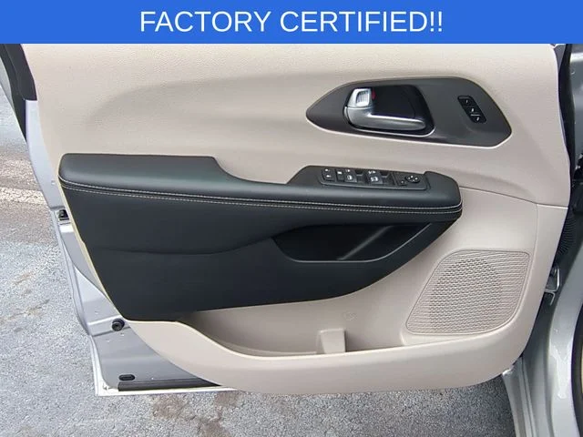 Used 2024 Silver Chrysler Touring L image 12