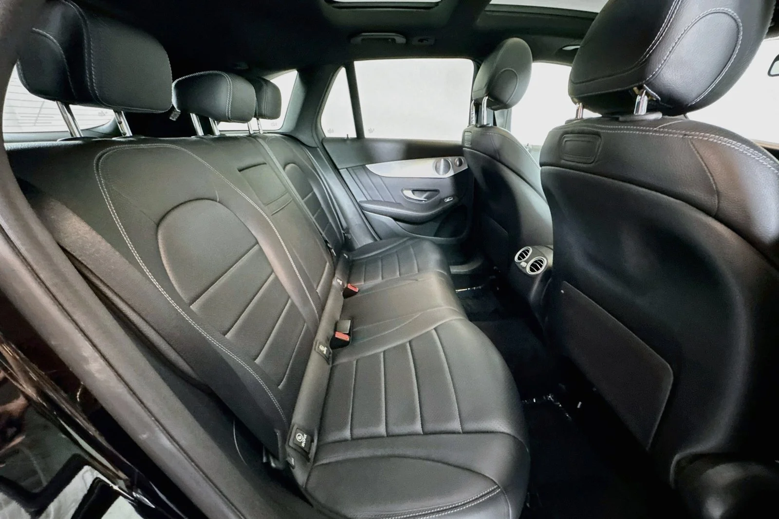 Used 2019 Black Mercedes-Benz GLC 300 image 26