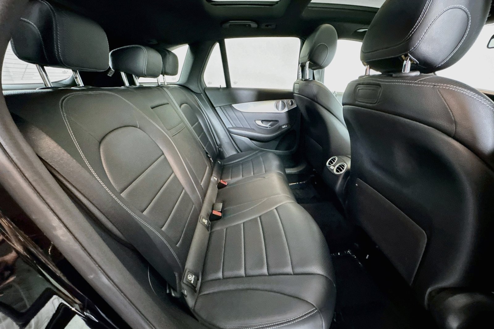 Used 2019 Black Mercedes-Benz GLC 300 image 26