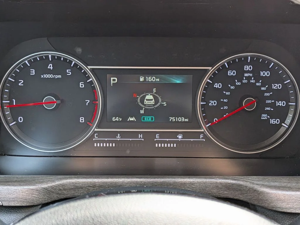 Used 2022 Green Kia S image 16