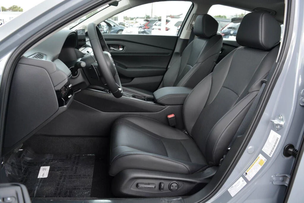 New 2026 Urban Gray Pearl Honda EX-L Hybrid image 9