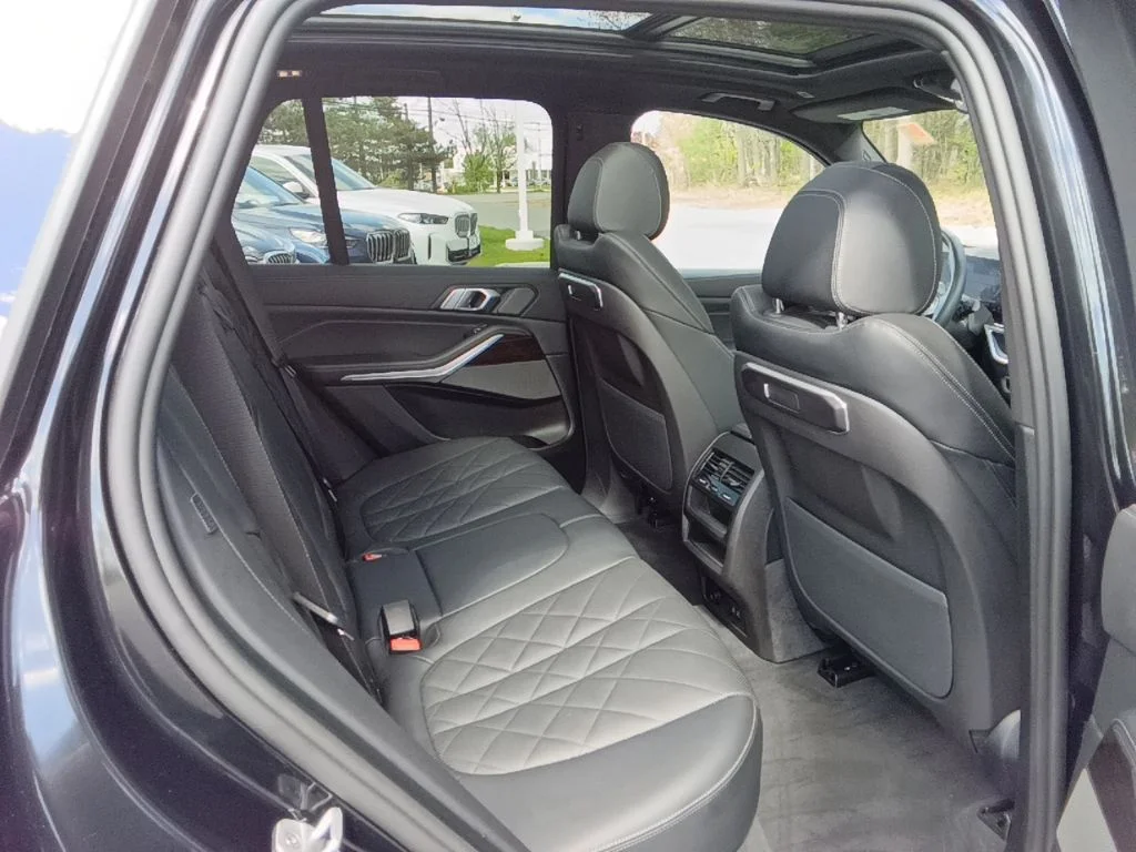 Certified Used 2025 Black Sapphire Metallic BMW xDrive40i image 23
