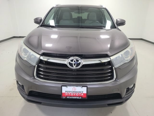 Used 2015 Predawn Gray Mica Toyota XLE image 2