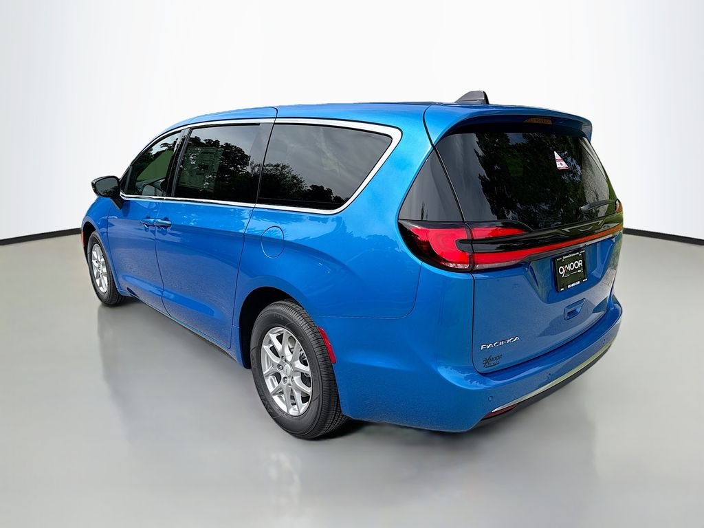 New 2027 Hydro Blue Pearl-Coat Exterior Paint Chrysler Select image 6
