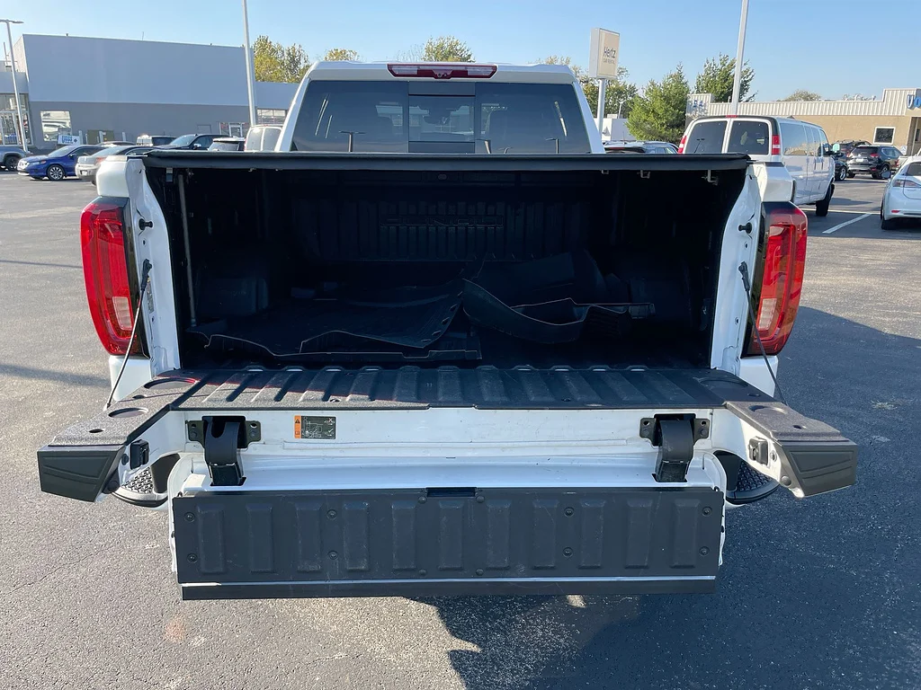 Used 2022 SUMMIT WHITE GMC Denali image 27