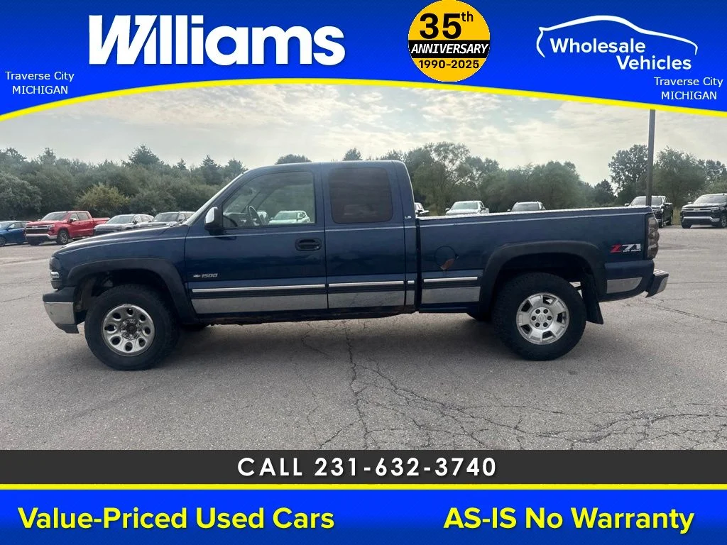 Used 2000 Indigo Blue Metallic Chevrolet LS image 15